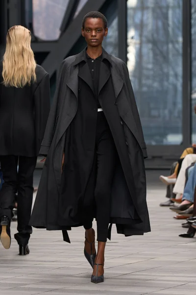 Look 7